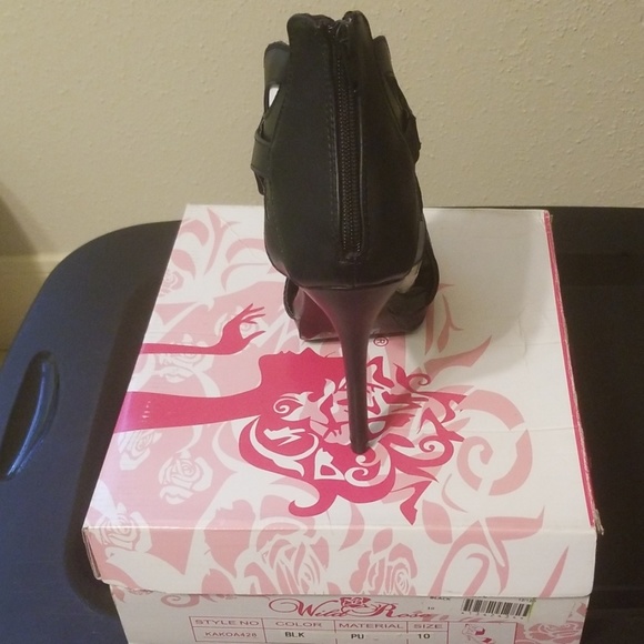 Shoes - Picture 2 of 3